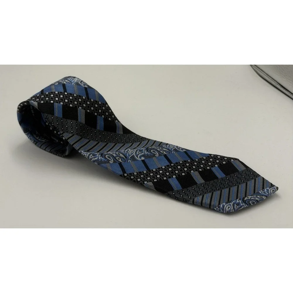 Nicole Miller Men's 100% Silk Paisley Patterned Neck Tie‎ Blue
